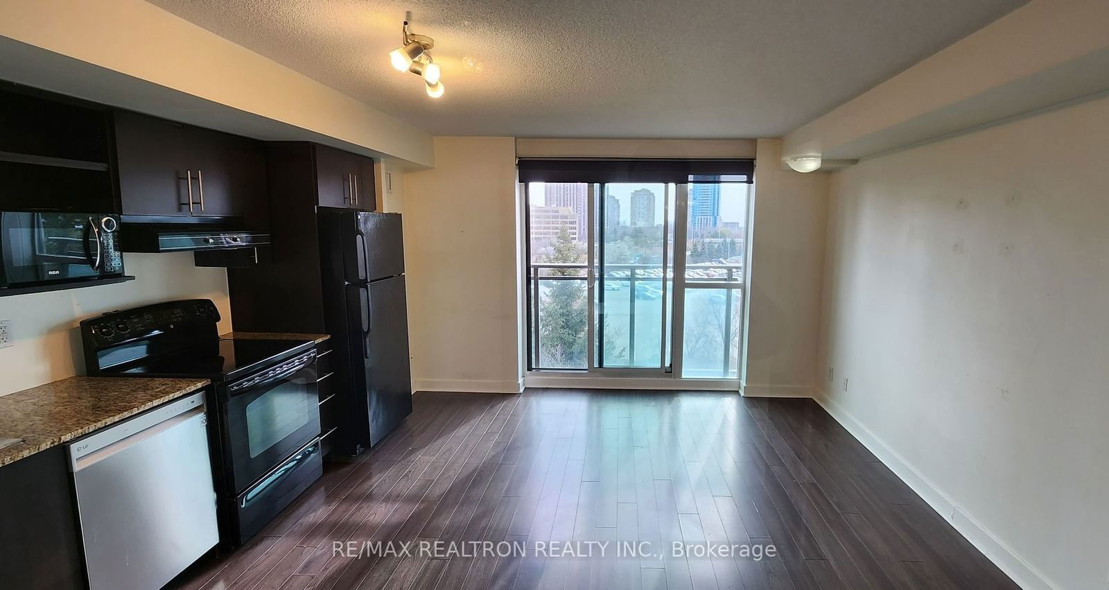 120 Dallimore Circ, unit 417 for rent