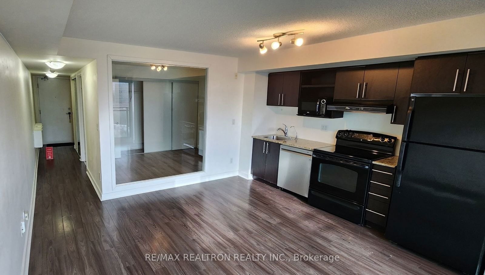 120 Dallimore Circ, unit 417 for rent