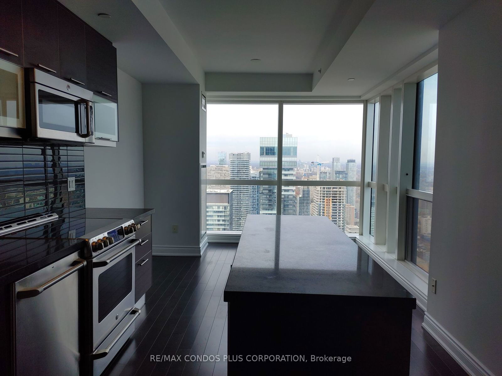 388 Yonge St, unit 6201 for rent