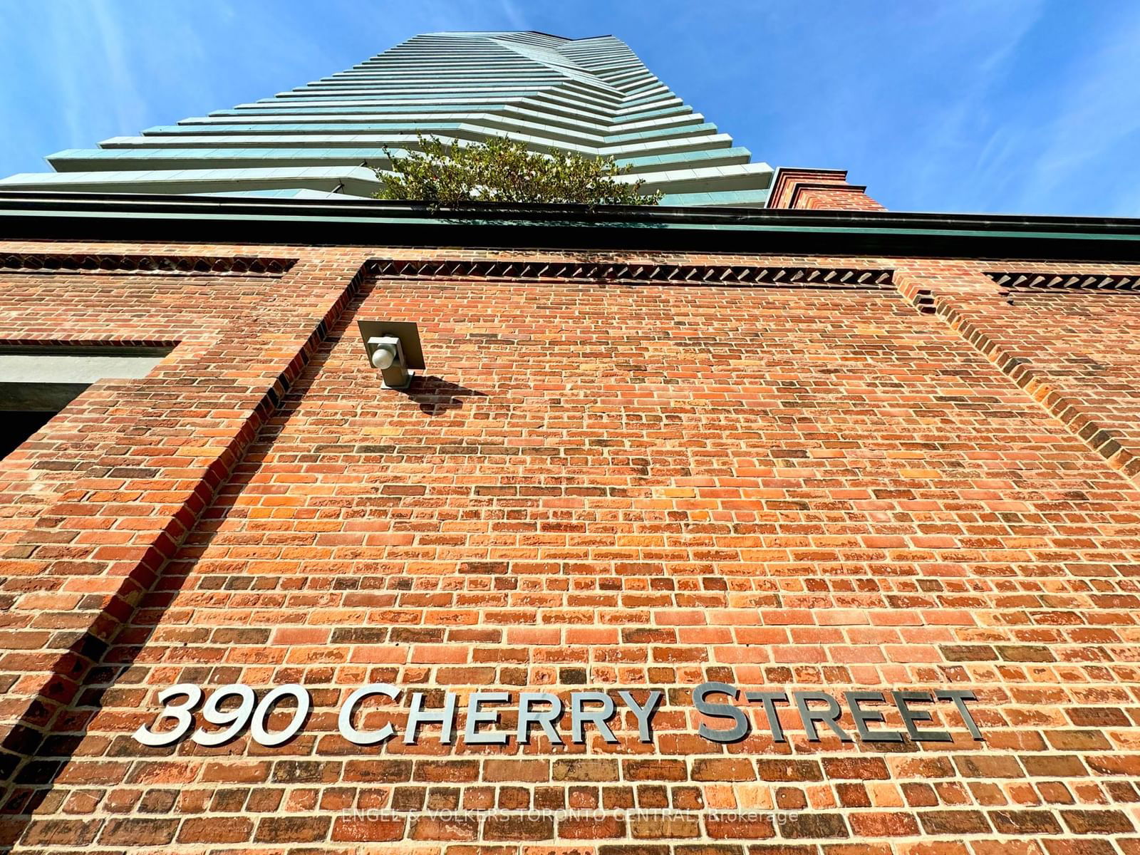 390 Cherry St, unit 2202 for rent