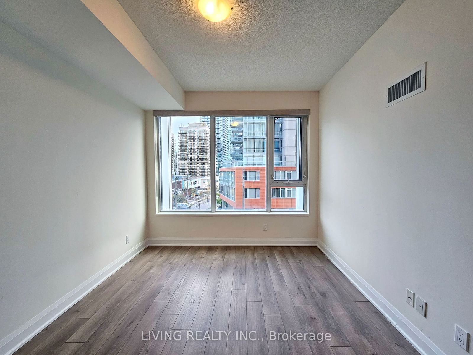 68 Canterbury Pl, unit 303 for rent