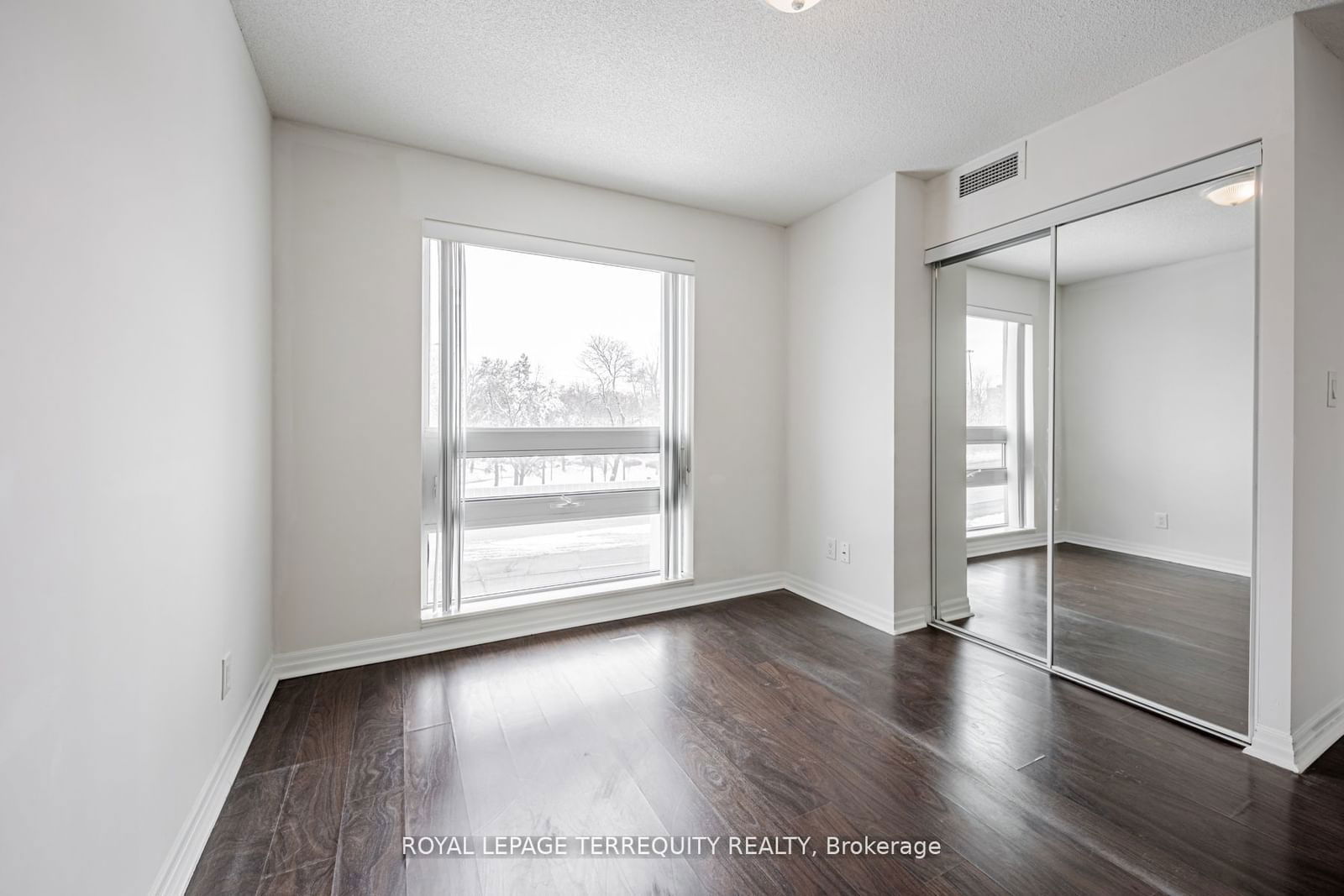 2035 Sheppard Ave E, unit 104 for rent