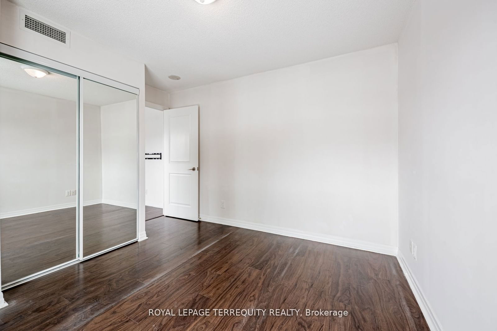 2035 Sheppard Ave E, unit 104 for rent