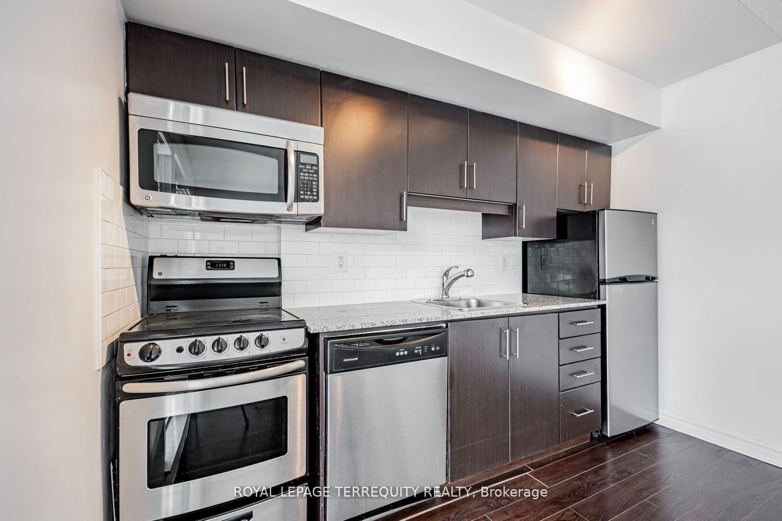 2035 Sheppard Ave E, unit 104 for rent