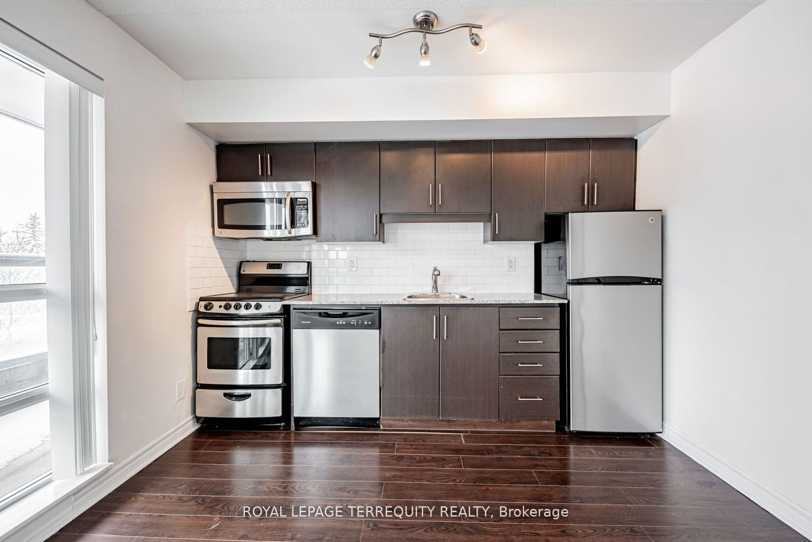 2035 Sheppard Ave E, unit 104 for rent