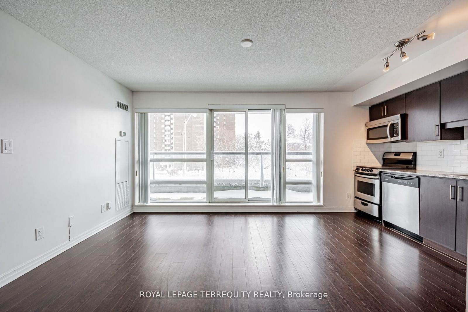 2035 Sheppard Ave E, unit 104 for rent