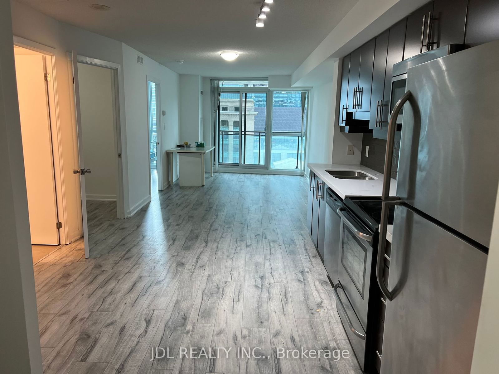 33 Bay St, unit 601 for rent