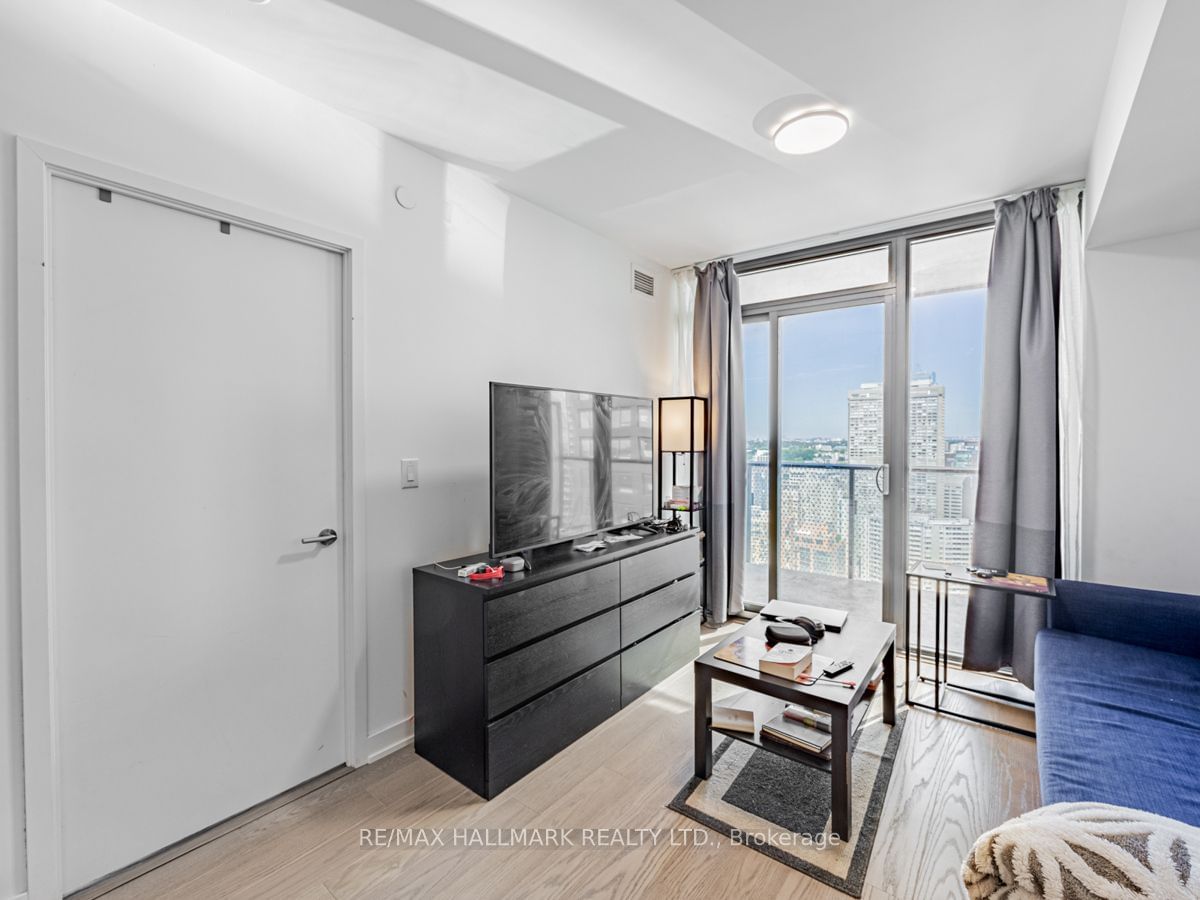 11 Wellesley St W, unit 3909 for sale