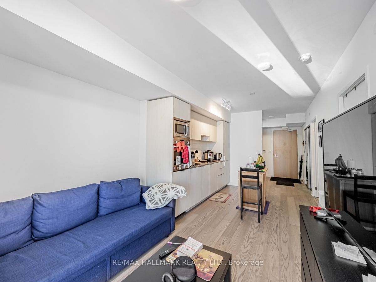 11 Wellesley St W, unit 3909 for sale