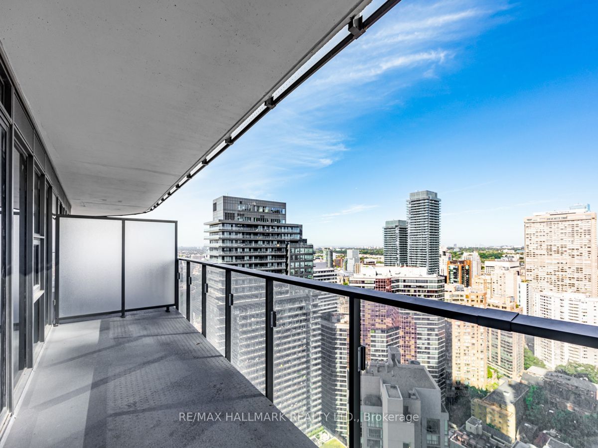 11 Wellesley St W, unit 3909 for sale