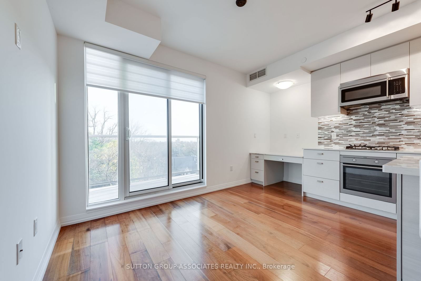 835 St Clair Ave W, unit 413 for sale