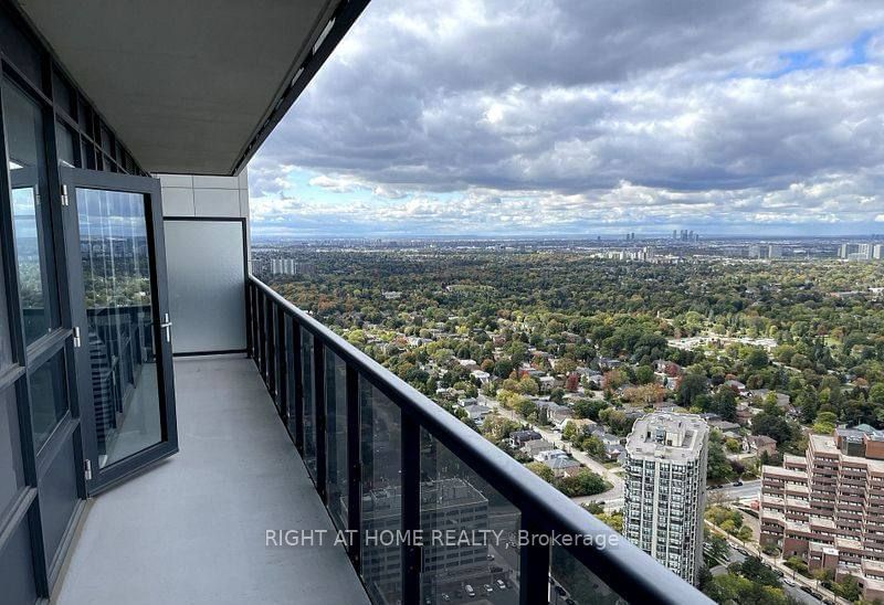 5 Sheppard Ave E, unit 4422 for rent