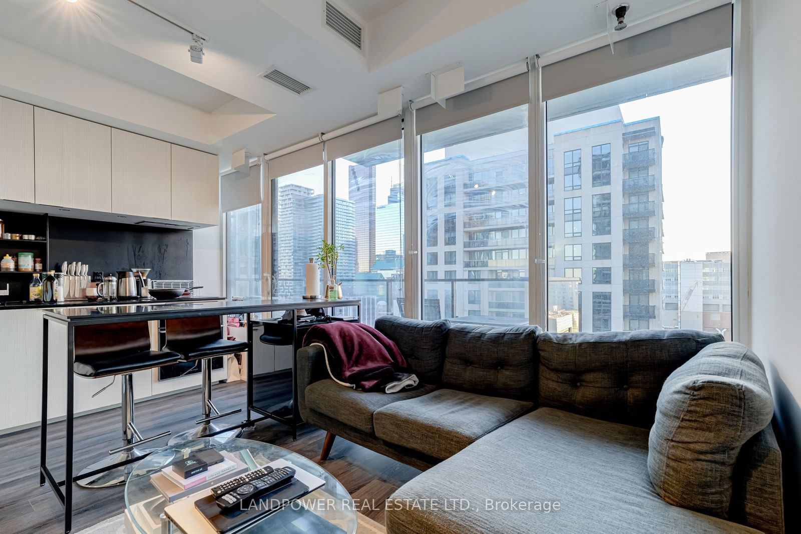 77 Shuter St, unit 2501 for sale