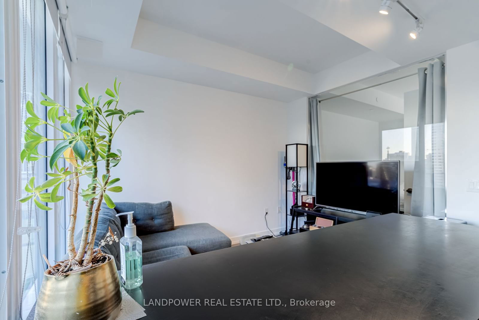 77 Shuter St, unit 2501 for sale