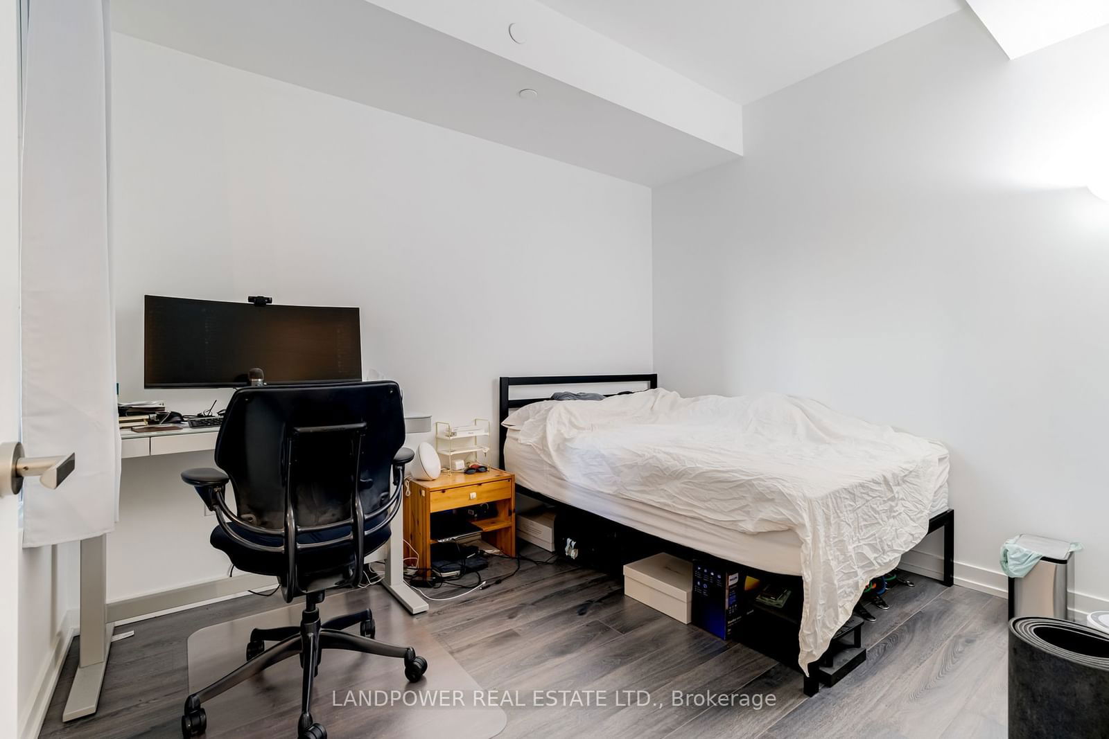 77 Shuter St, unit 2501 for sale