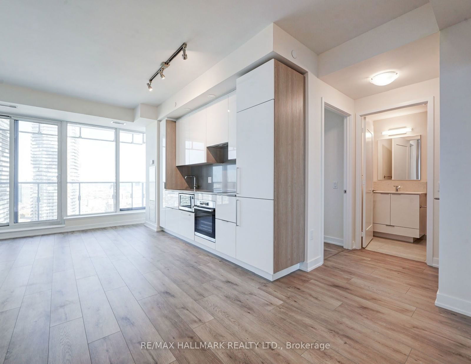 28 Freeland St S, unit 4008 for rent