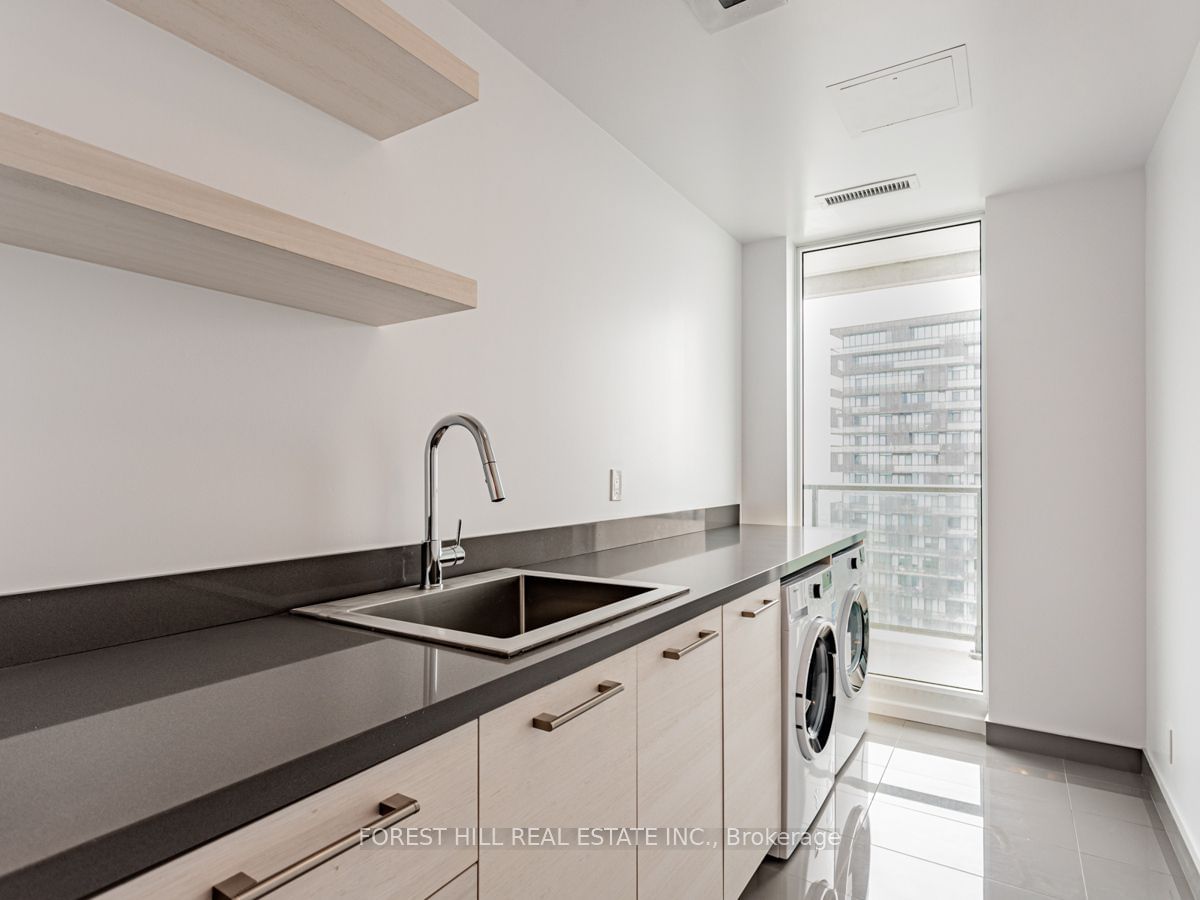 2221 Yonge St, unit 5701 for rent