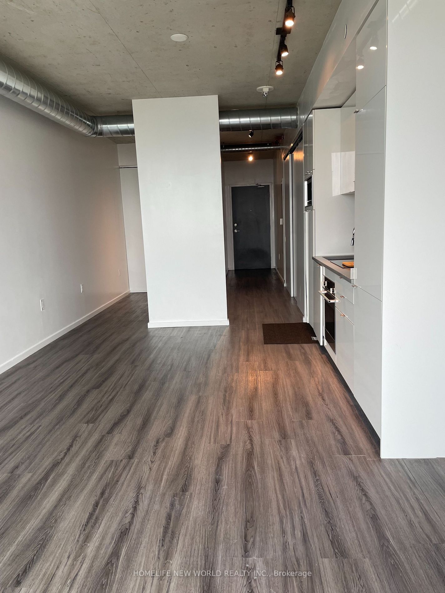 21 Lawren Harris Sq, unit 1104 for rent