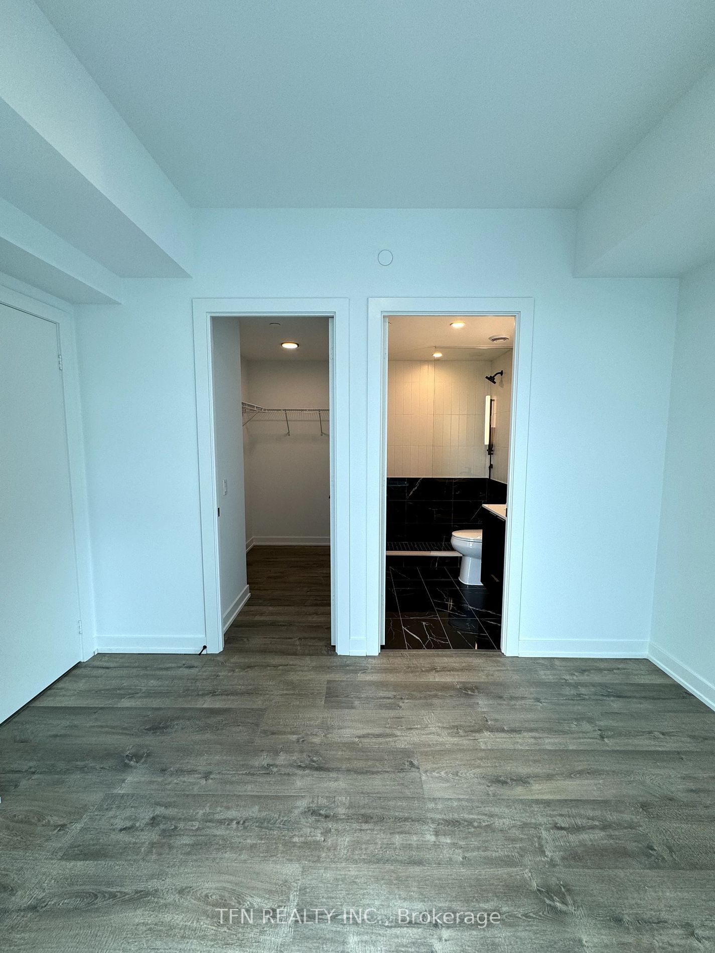 327 King St W, unit 4105 for rent