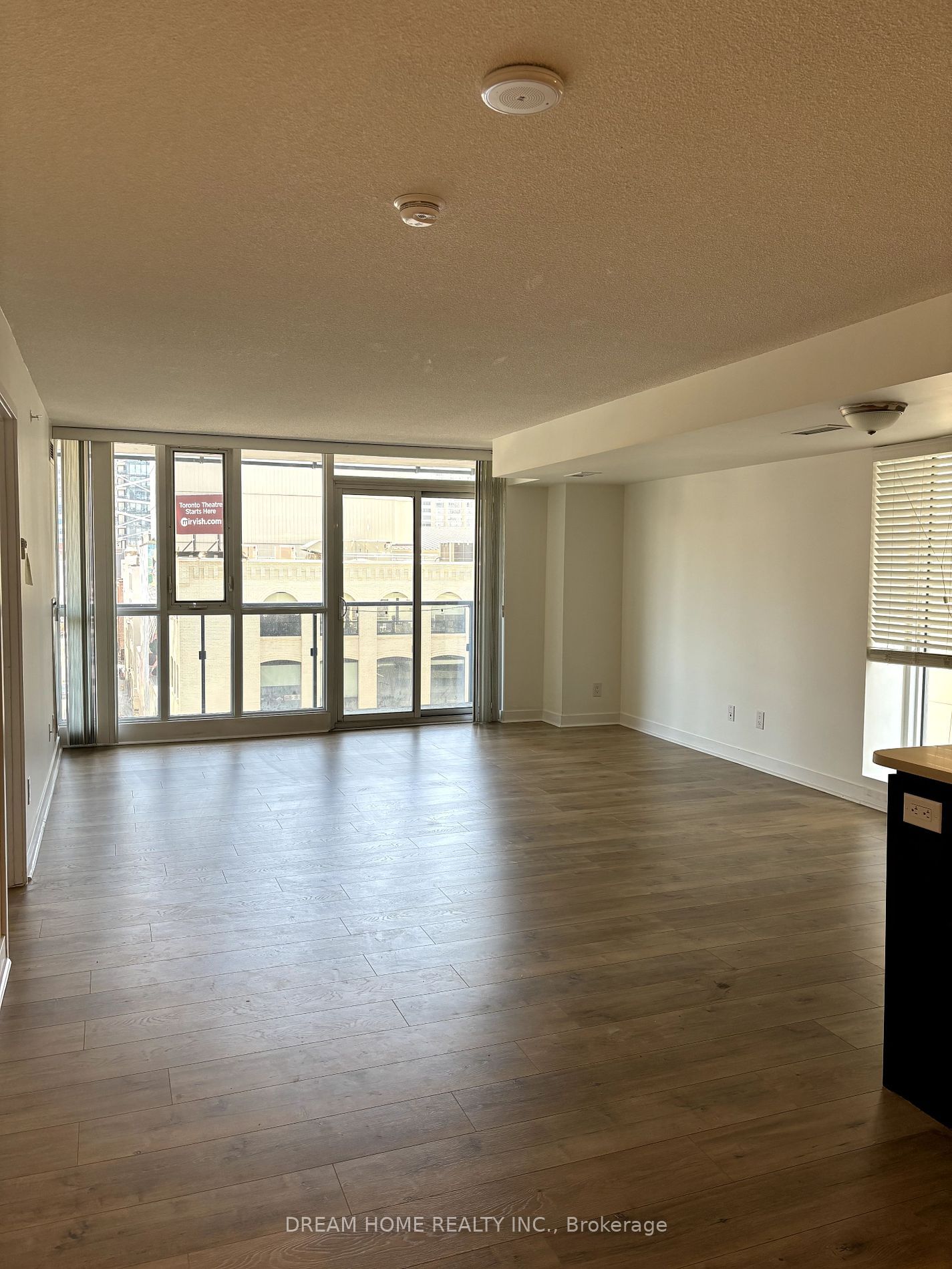 295 Adelaide St W, unit 614 for rent