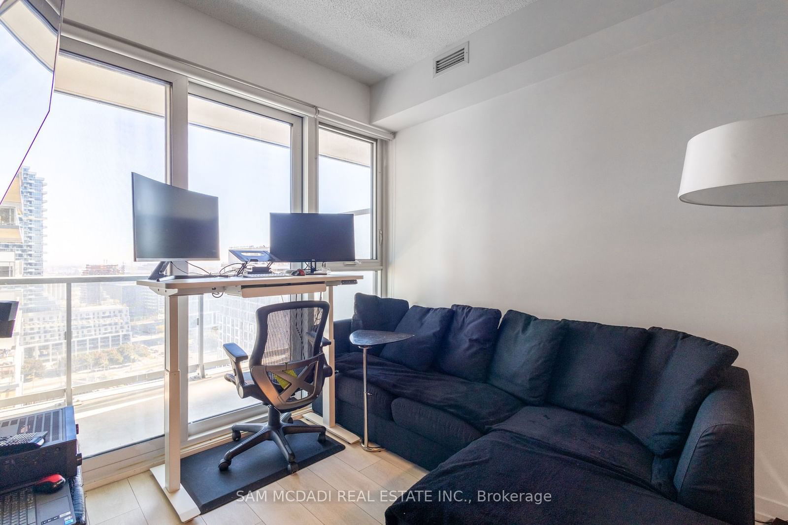 15 Lower Jarvis St, unit 2001 for rent