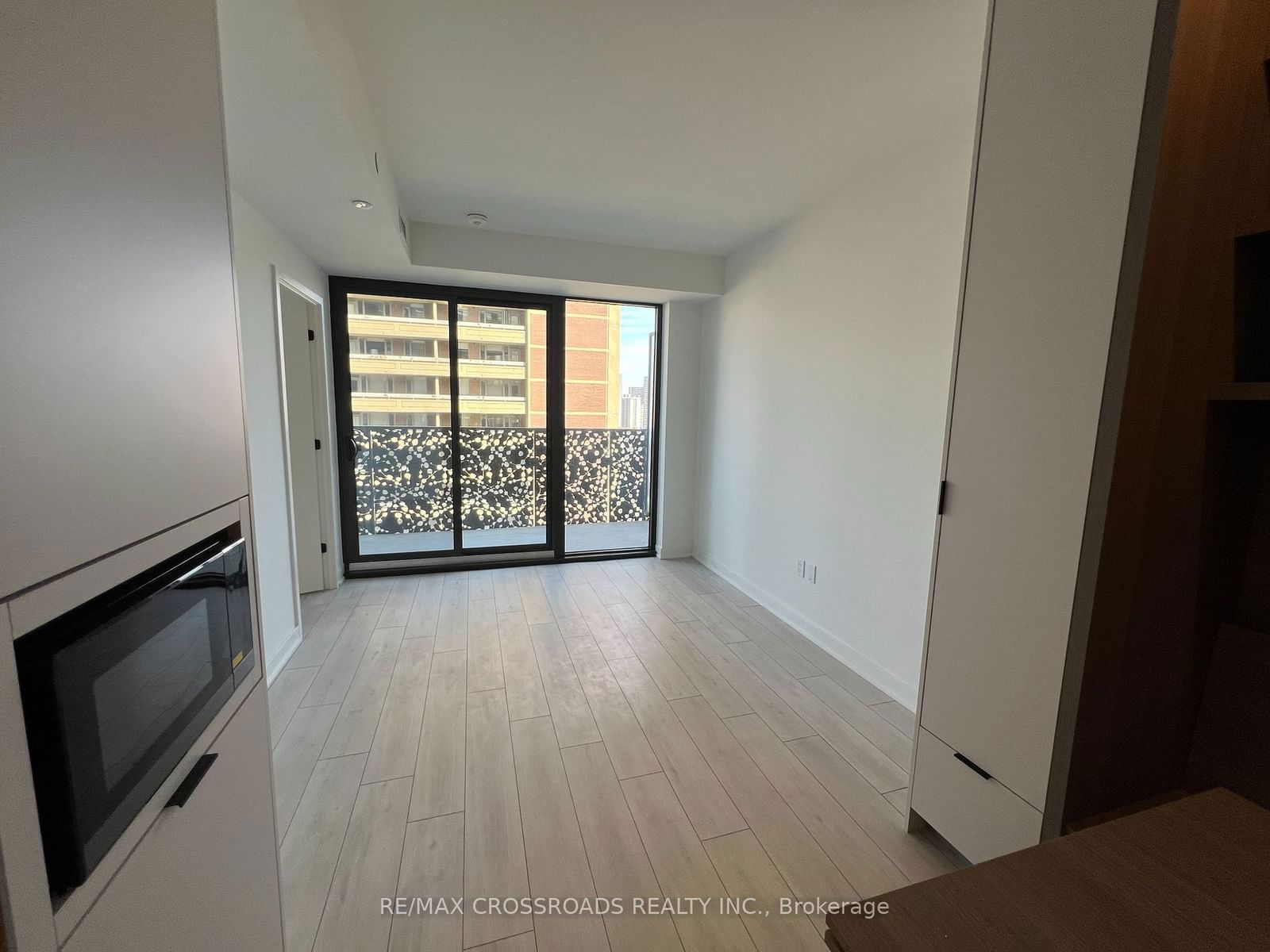 55 Charles St E, unit 1401 for rent