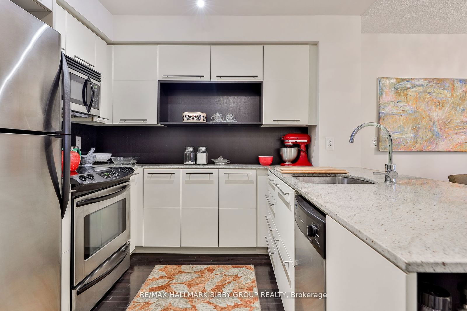 25 Carlton St, unit 327 for sale