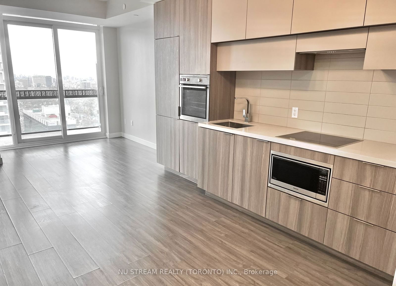 8 Eglinton Ave E, unit 2712 for rent