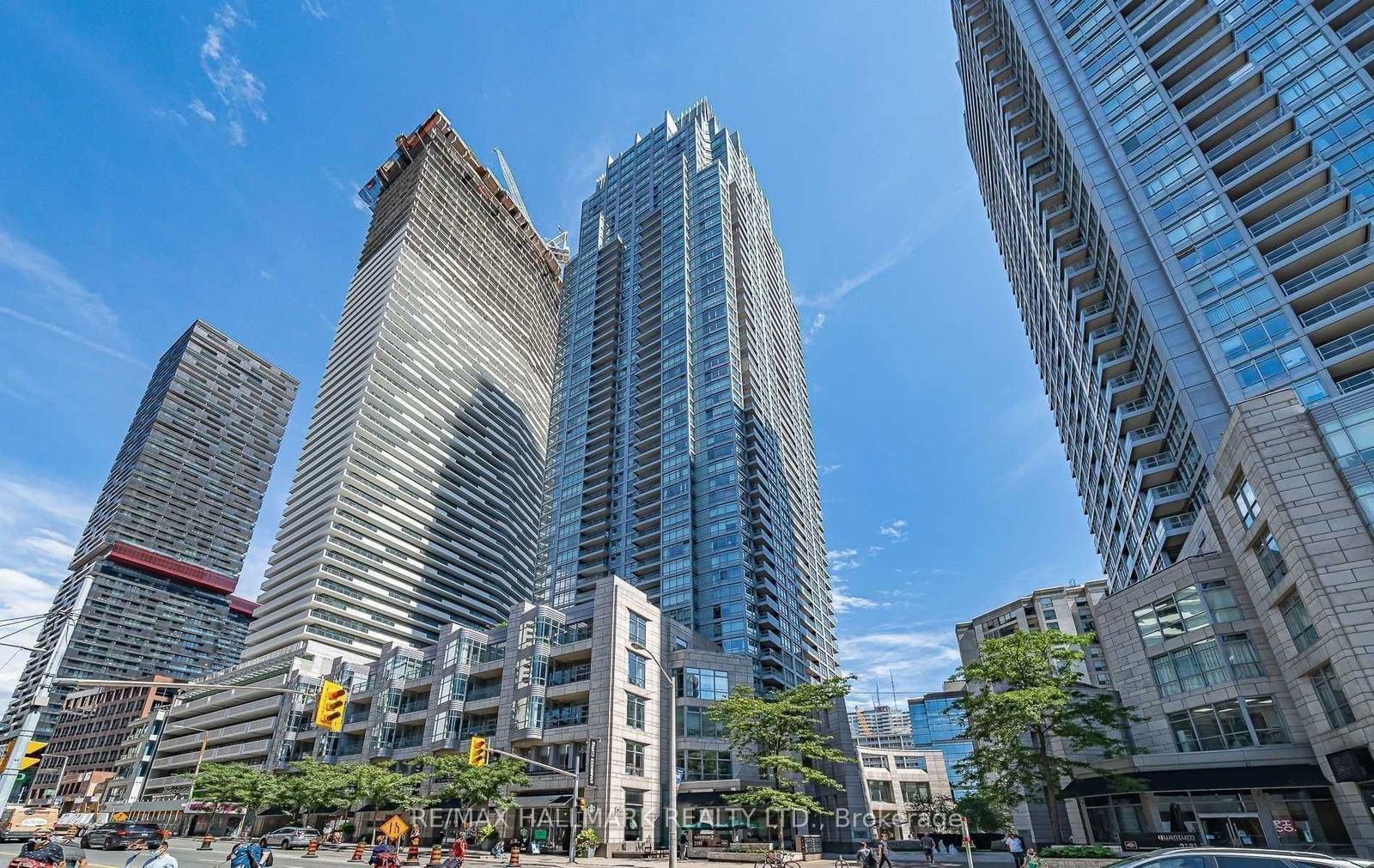 2191 Yonge St, unit 709 for sale