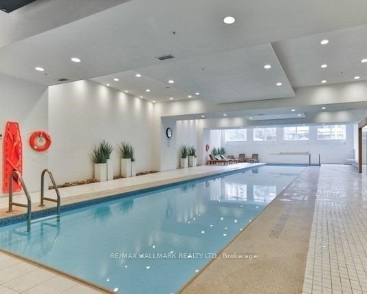 2191 Yonge St, unit 709 for sale