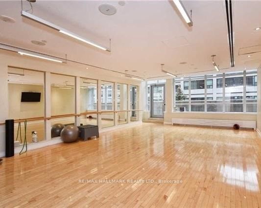 2191 Yonge St, unit 709 for sale