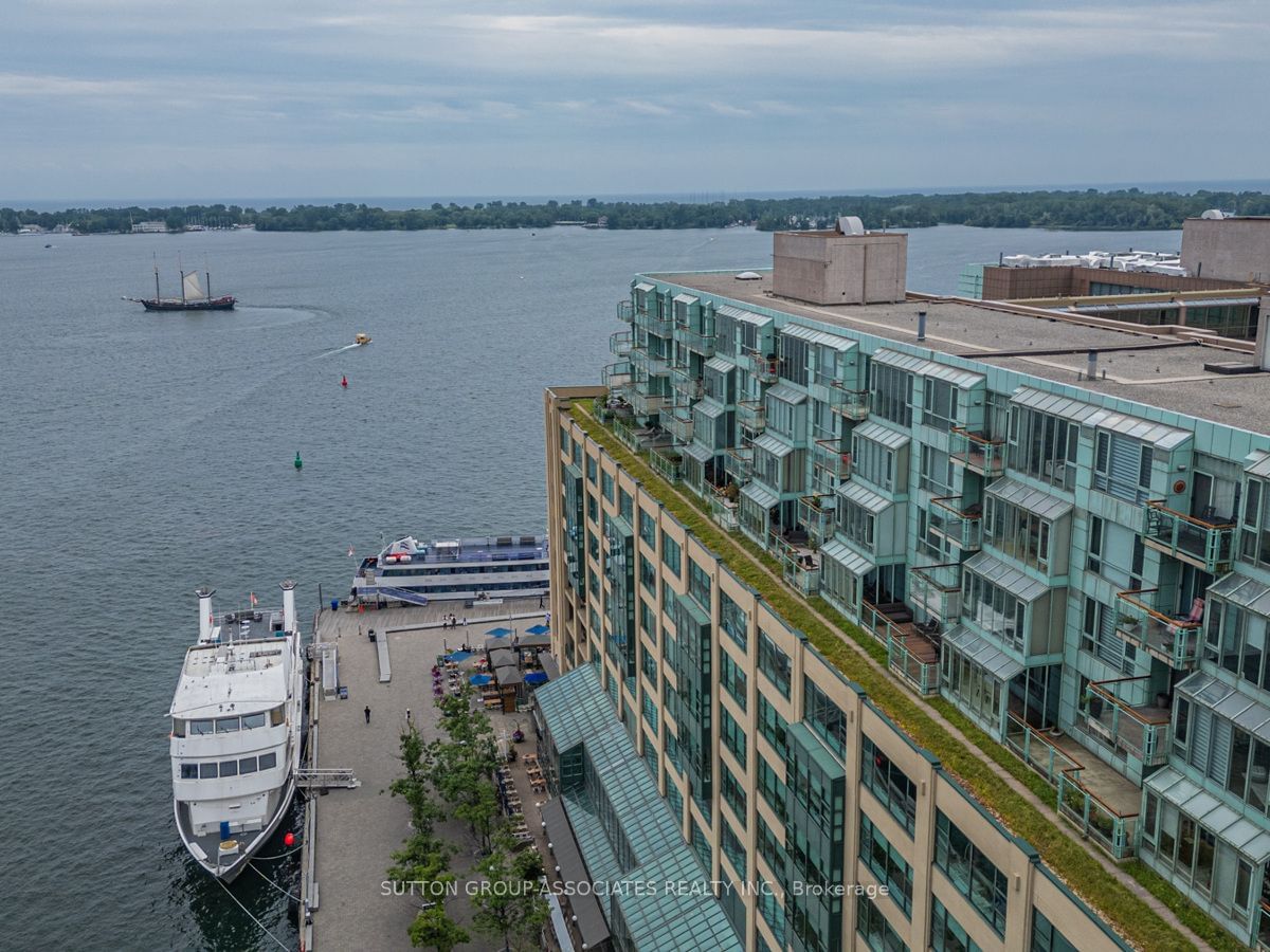 Queens Quay Terminal, Downtown, Toronto