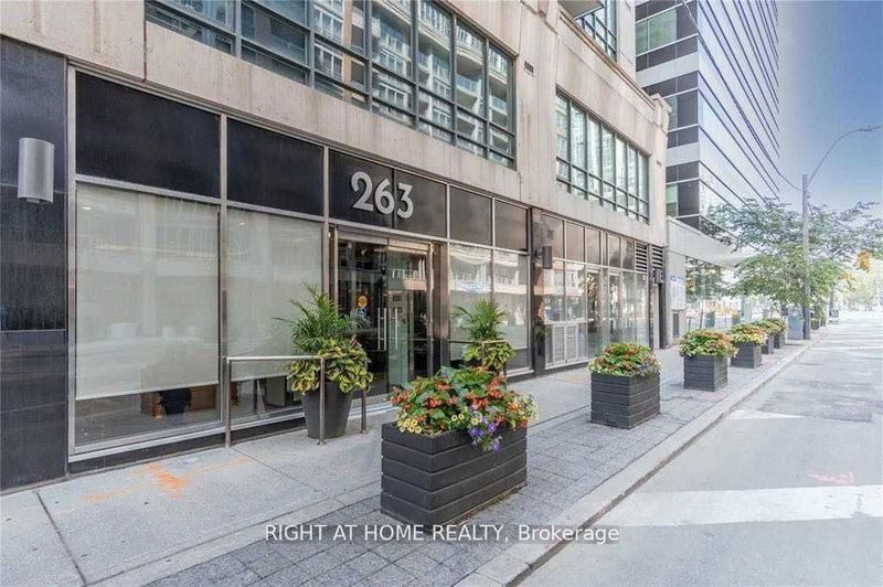 263 Wellington St W, unit 705 for rent