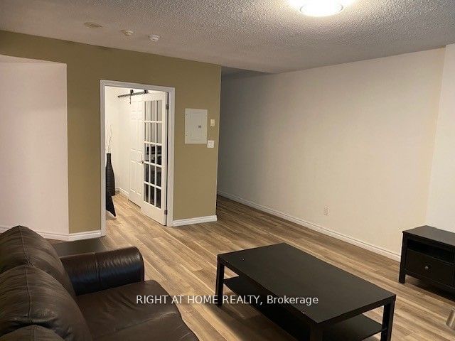 263 Wellington St W, unit 705 for rent