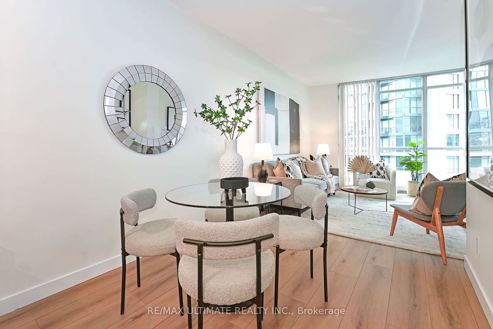 231 Fort York Blvd, unit 824 for sale