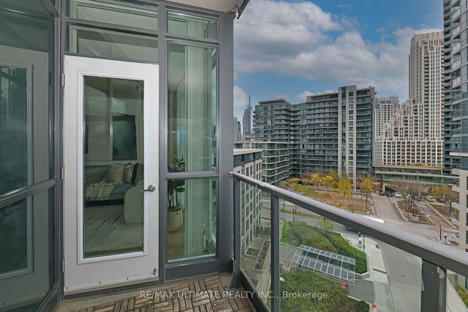 231 Fort York Blvd, unit 824 for sale