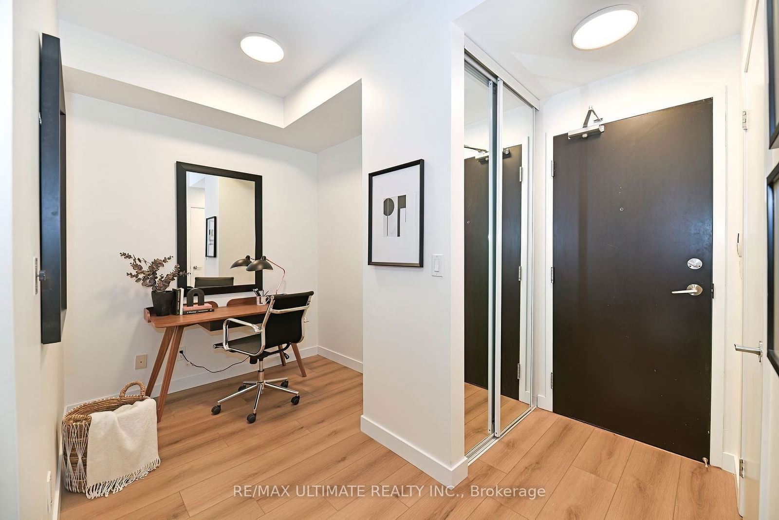 231 Fort York Blvd, unit 824 for sale