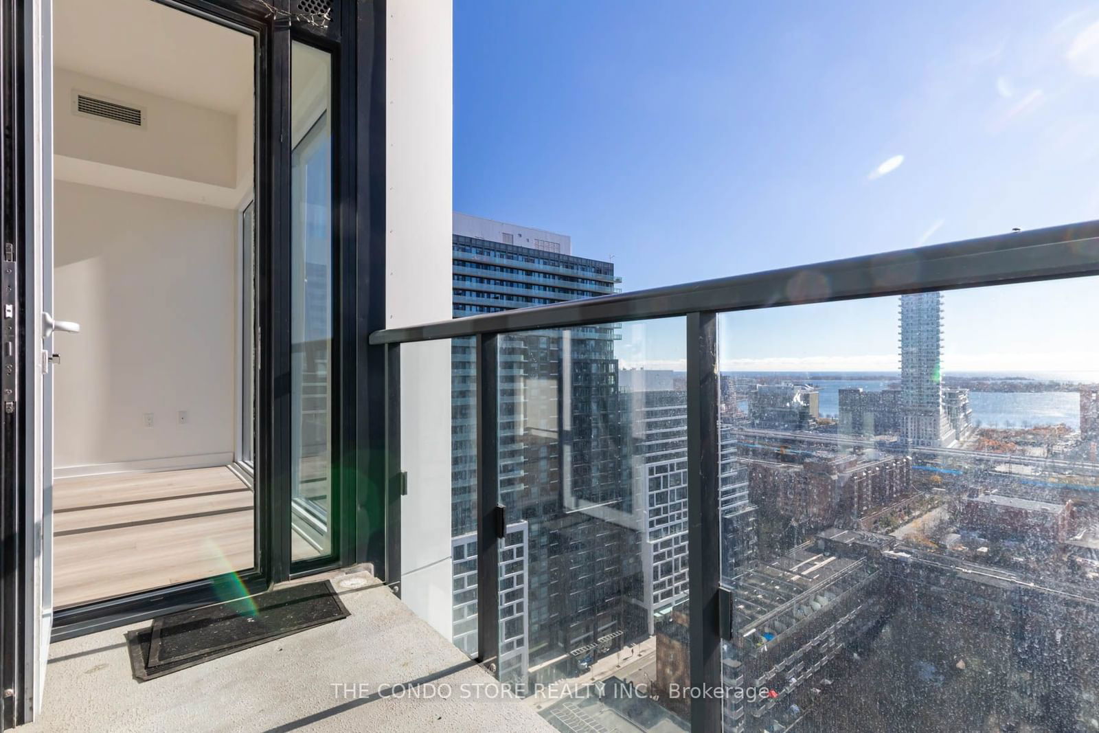 158 Front St E, unit 2201 for sale