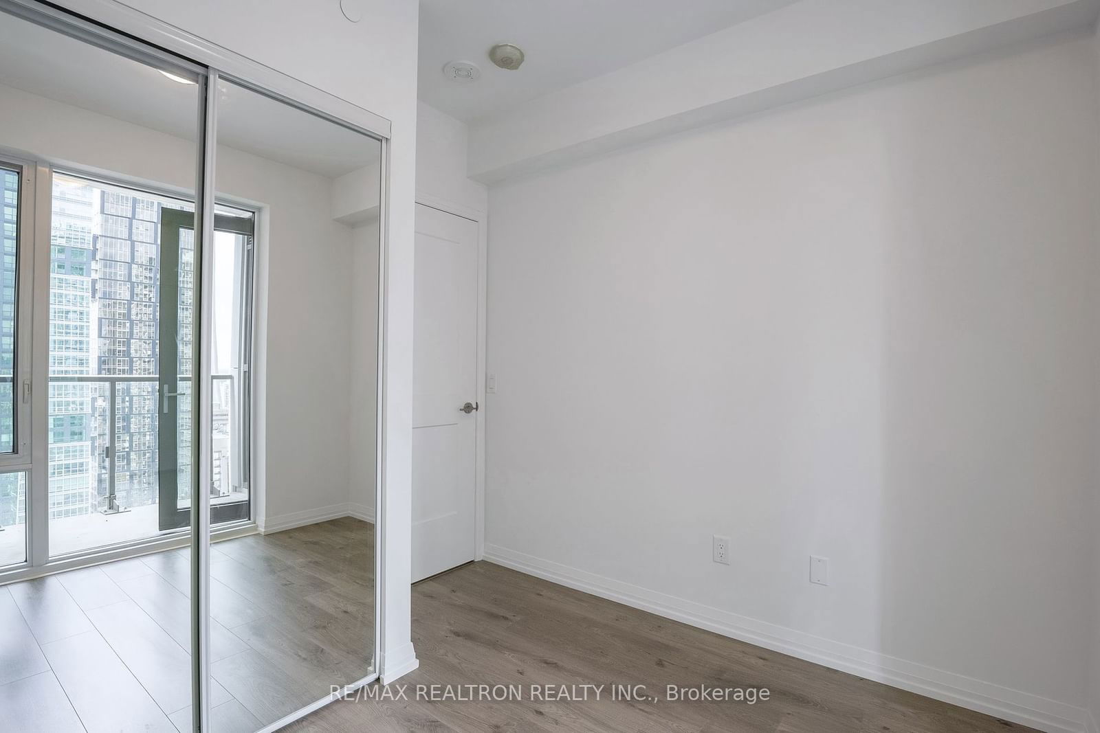 28 Widmer St, unit 3329 for rent