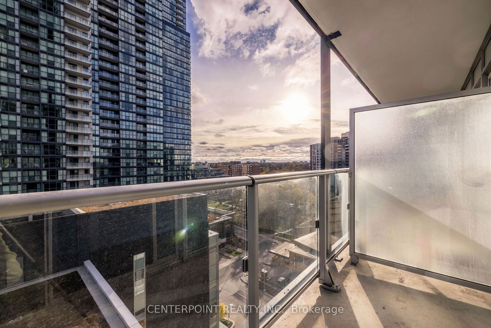 5180 Yonge St, unit 808 for sale