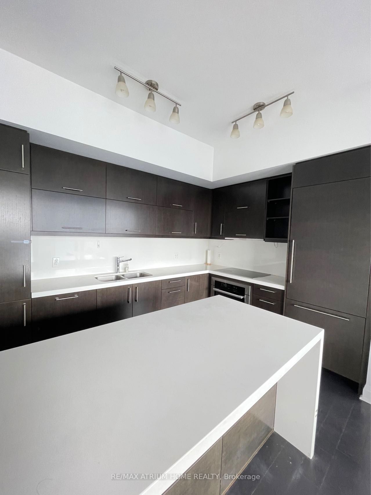 65 St Mary St, unit 4001 for rent