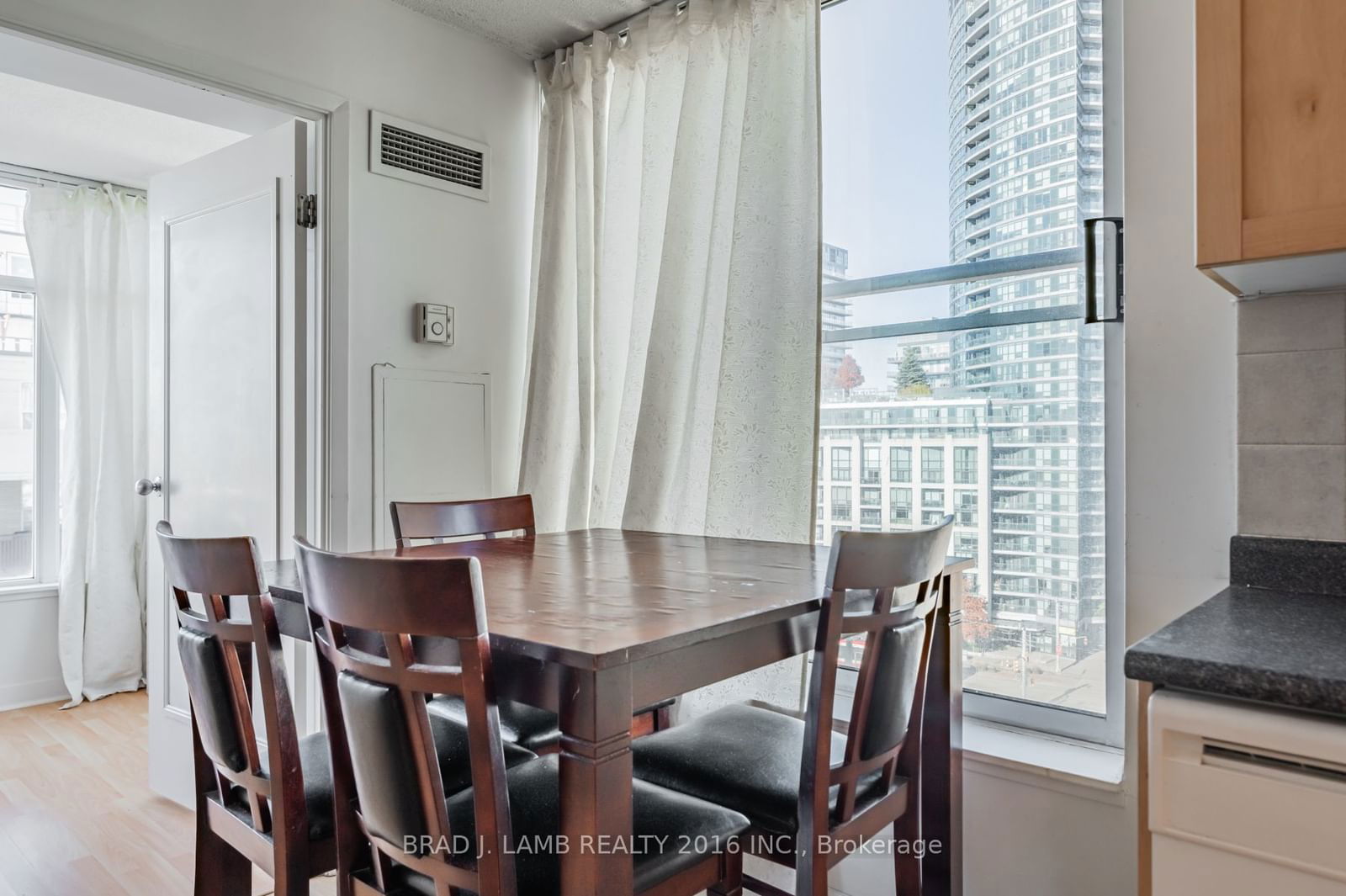 650 Queens Quay W, unit 1122 for rent