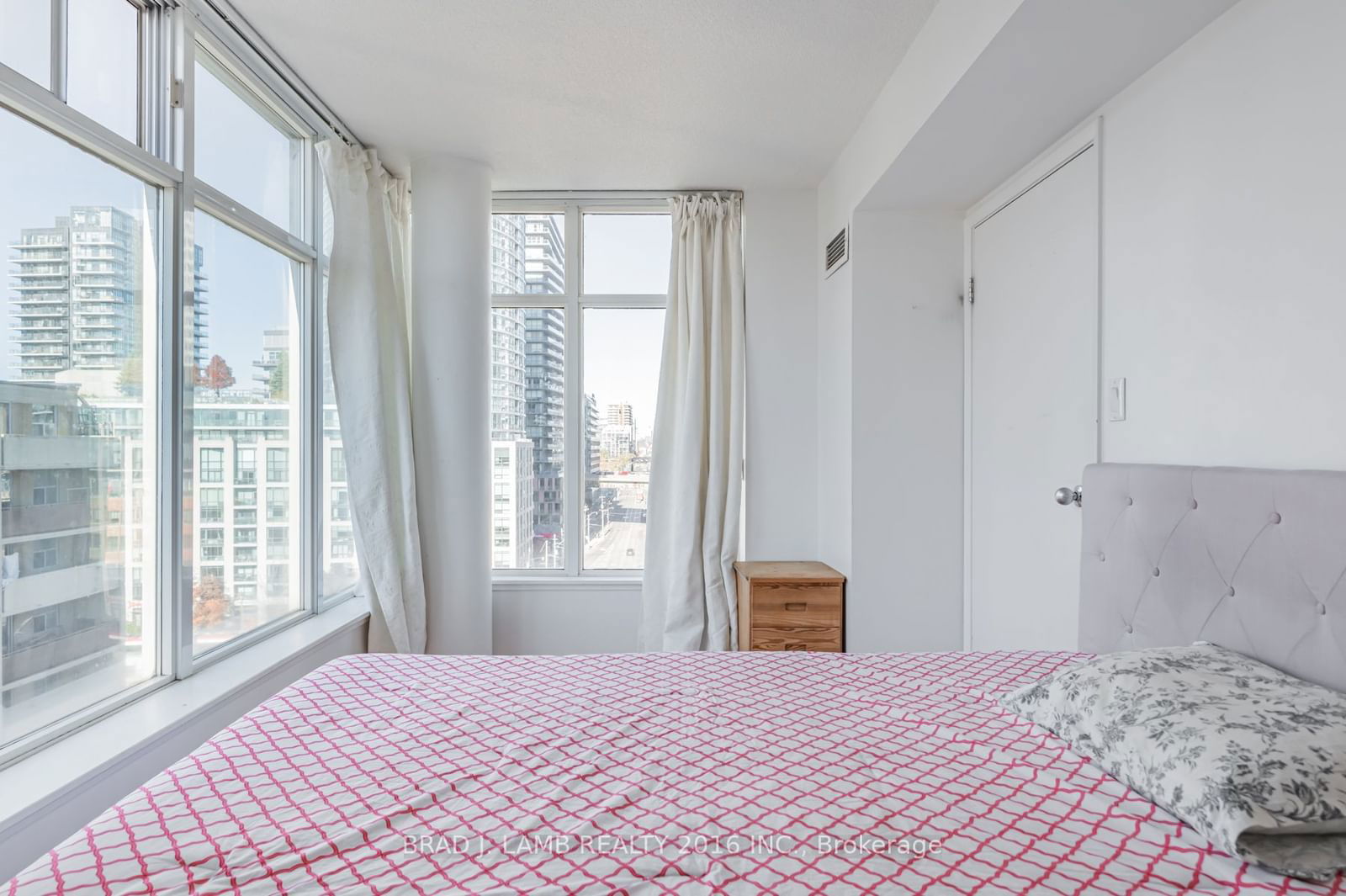 650 Queens Quay W, unit 1122 for rent