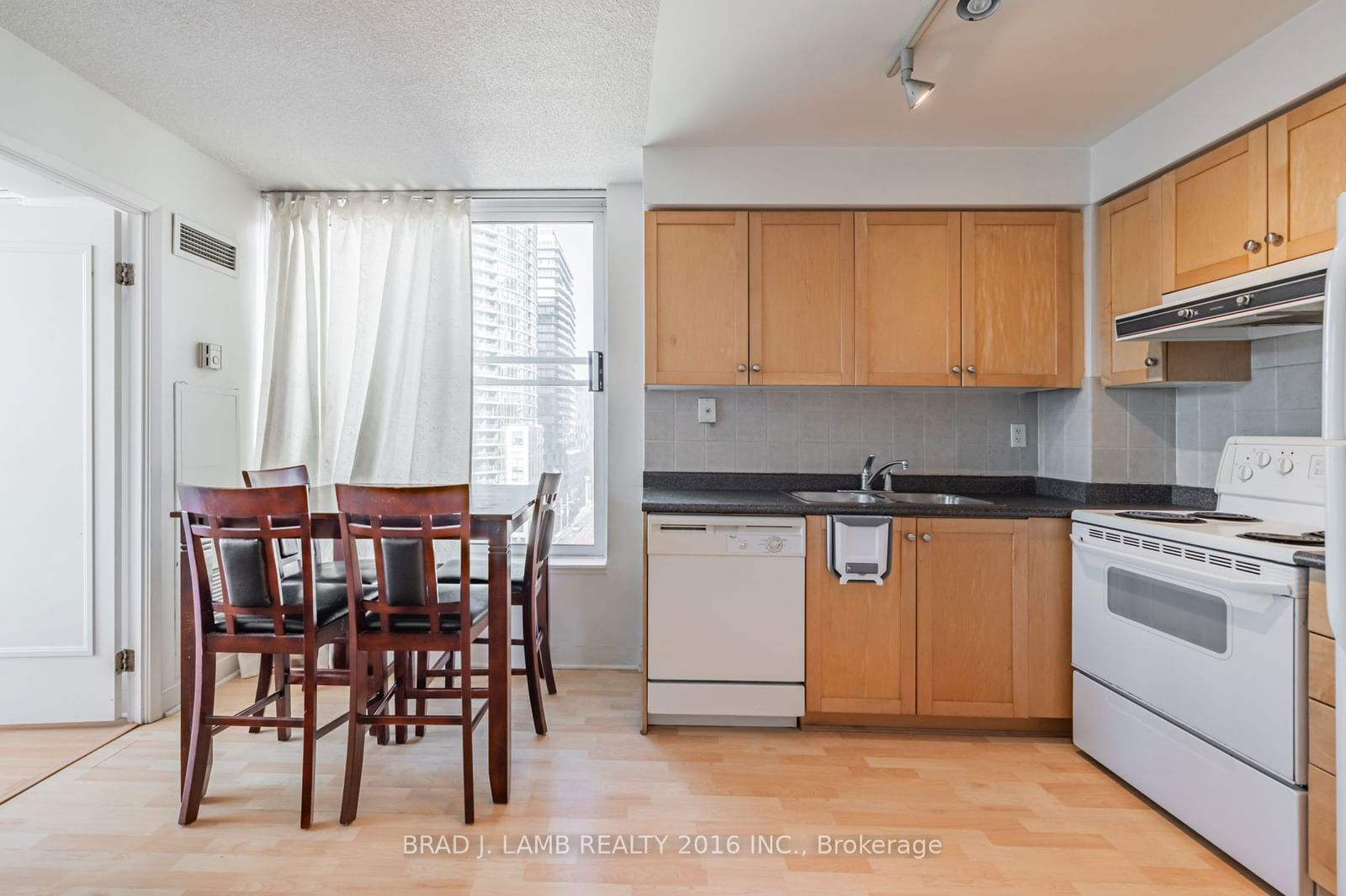 650 Queens Quay W, unit 1122 for rent