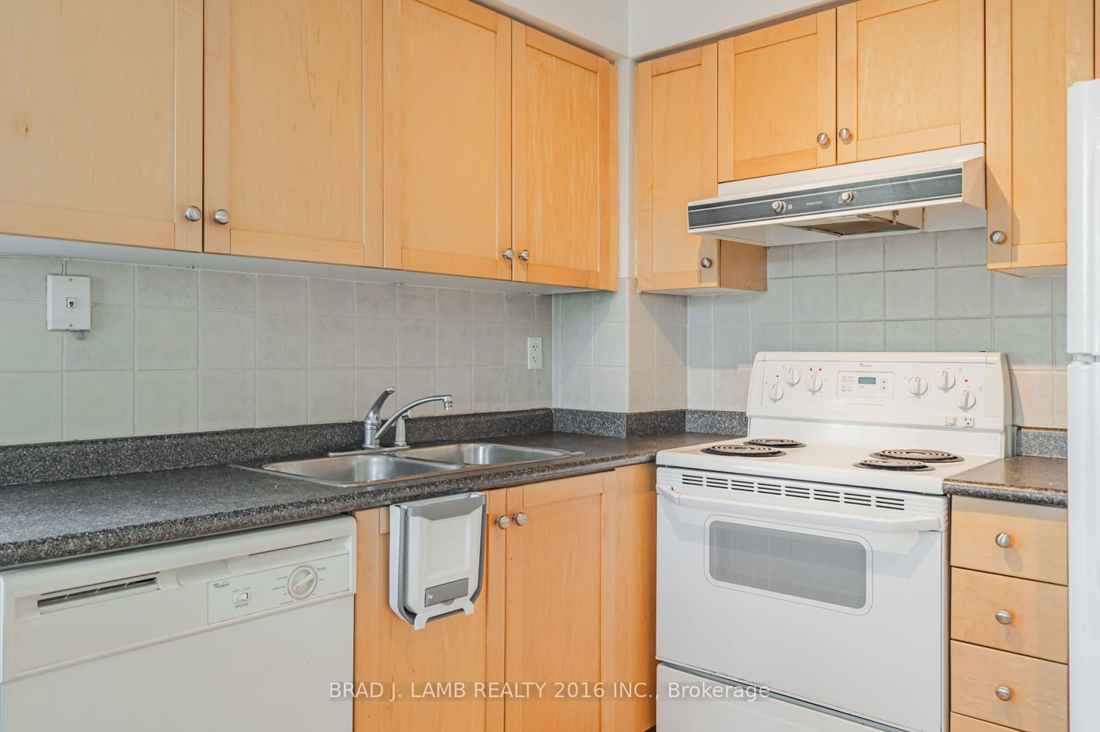 650 Queens Quay W, unit 1122 for rent