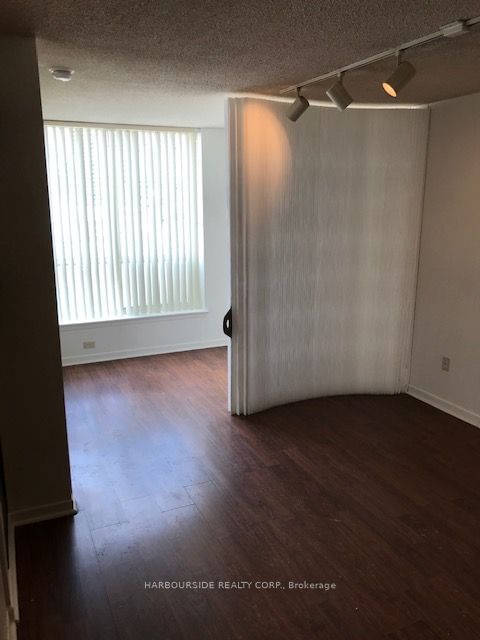 44 St Joseph St, unit 705 for rent