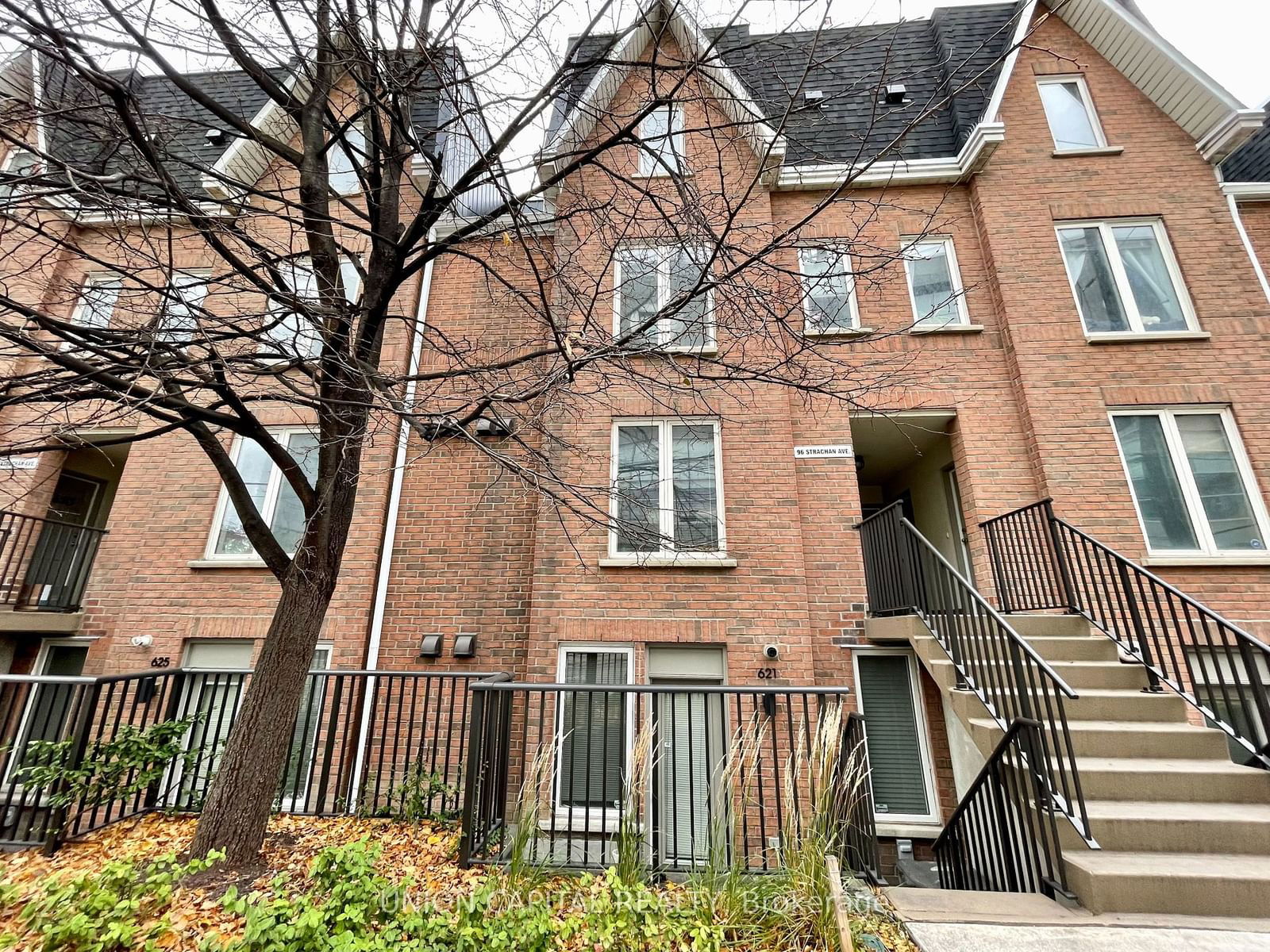 96 Strachan Ave, unit 621 for rent