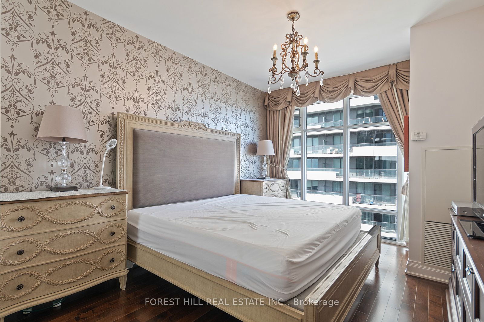 2191 Yonge St, unit 4906 for sale