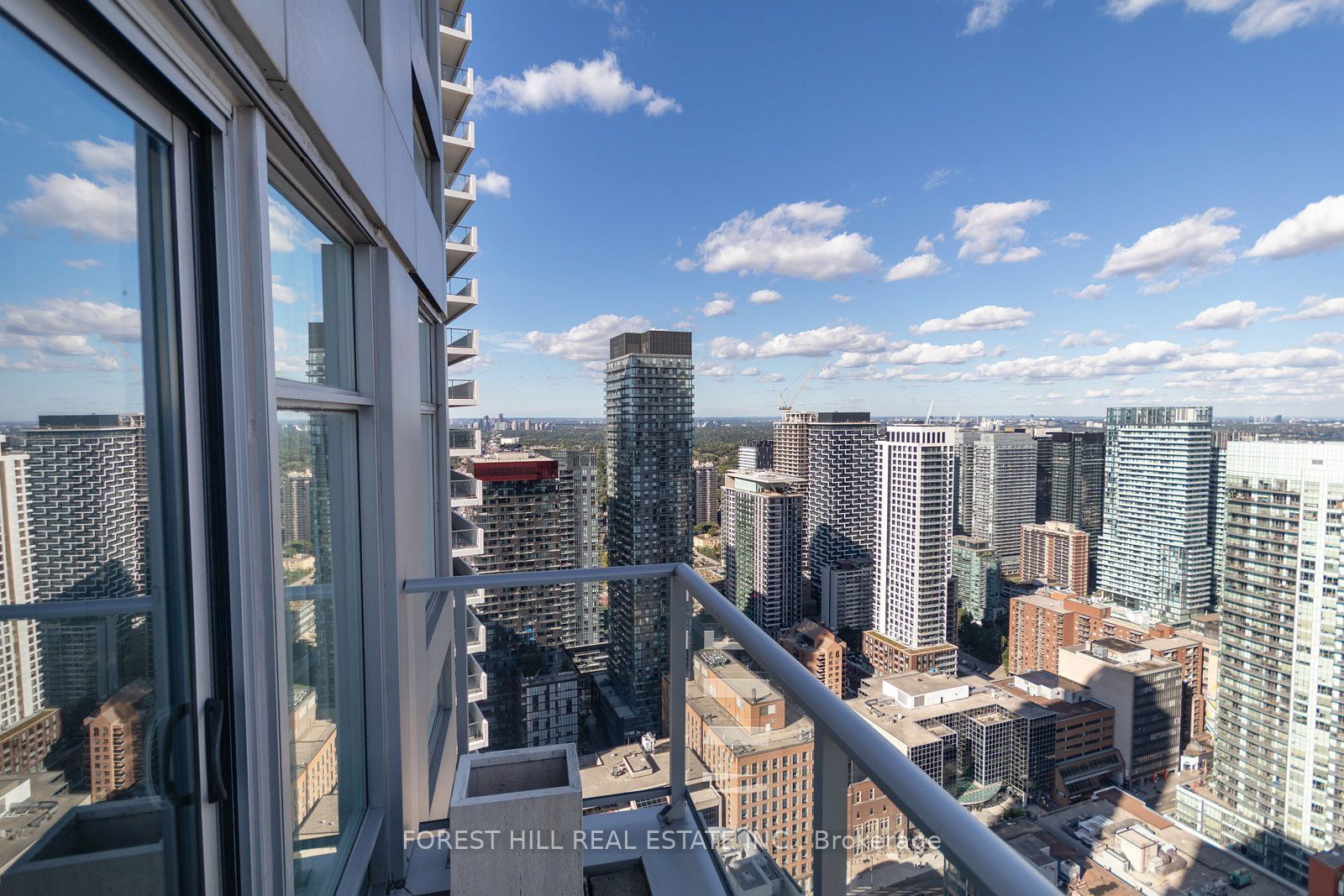 2191 Yonge St, unit 4906 for sale