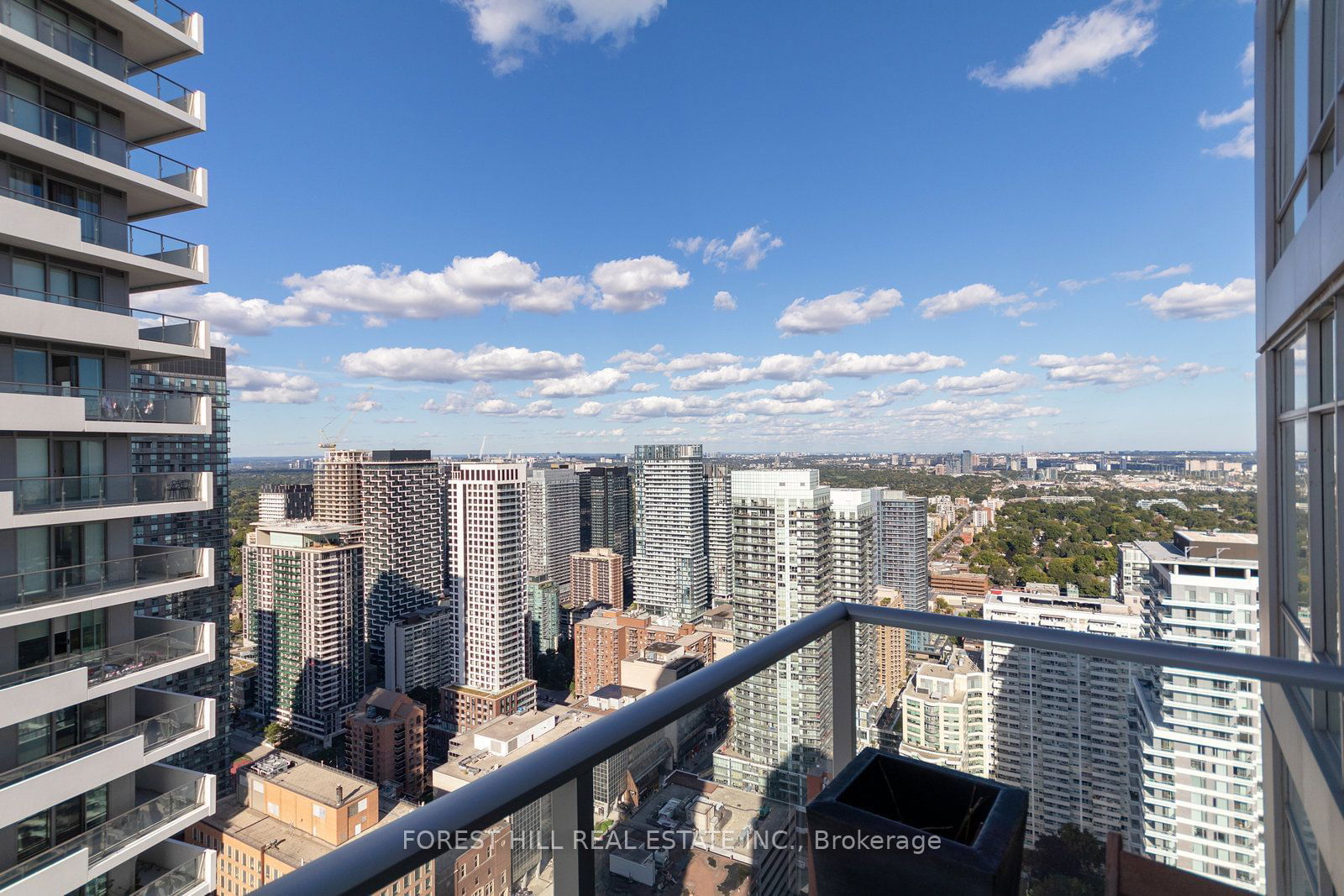 2191 Yonge St, unit 4906 for sale